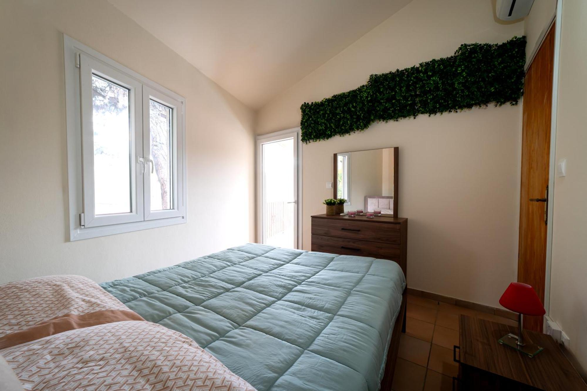 Hubstay - Hillside In