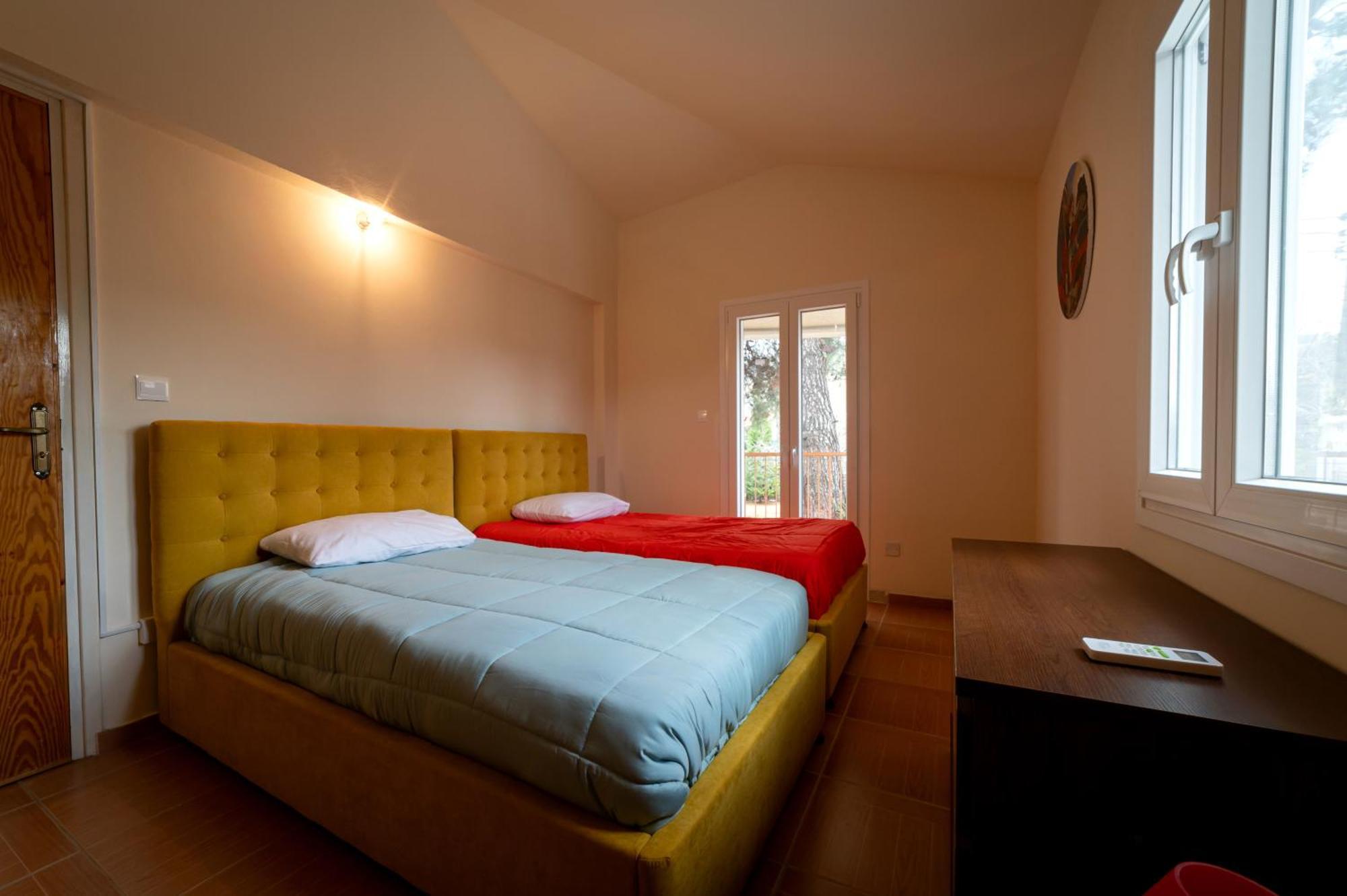 Hubstay - Hillside In Platres