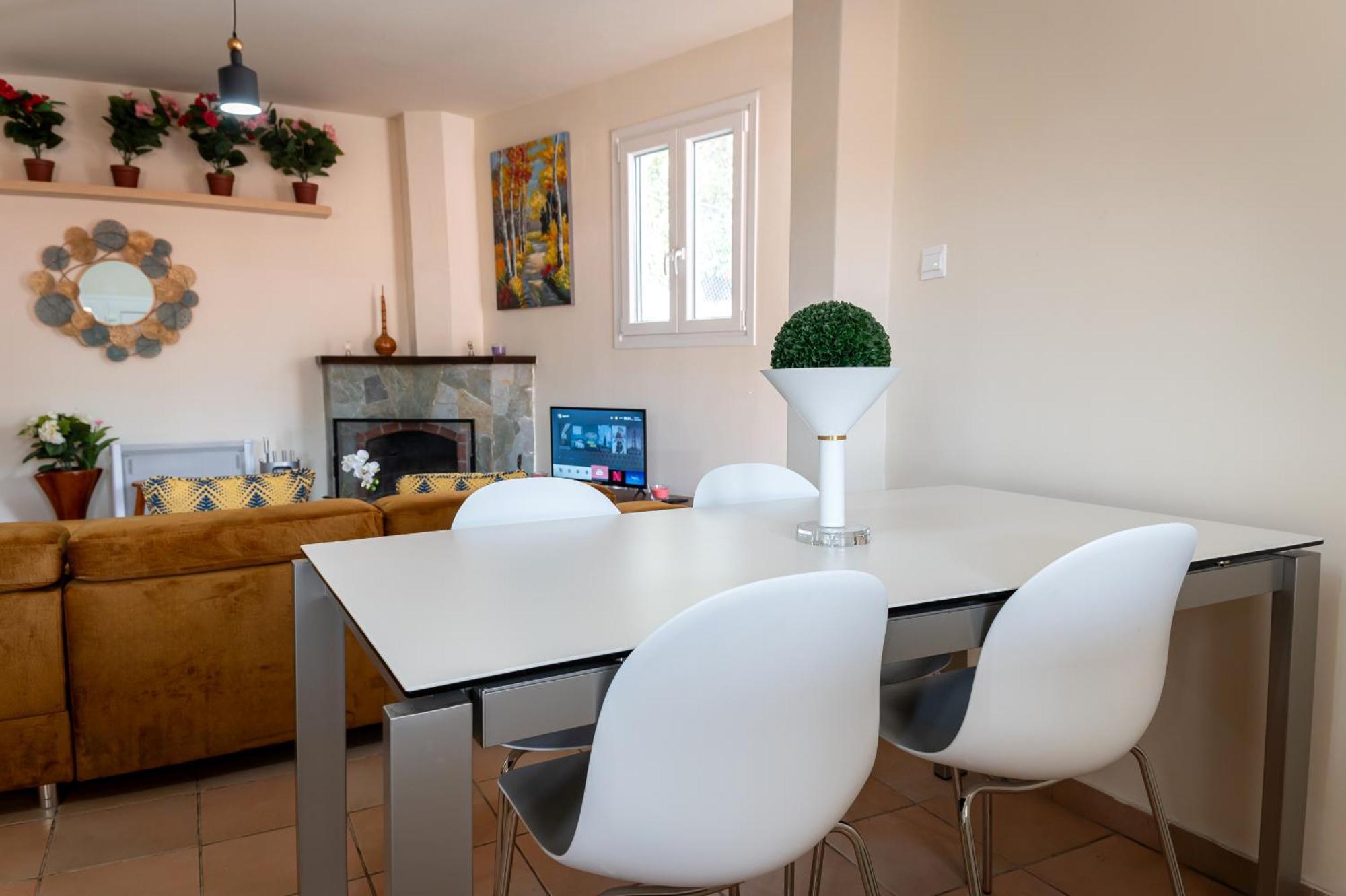 Hubstay - Hillside In * Platres